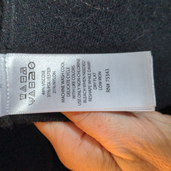 Tahari Tunic Sweater - Picture 6 of 11